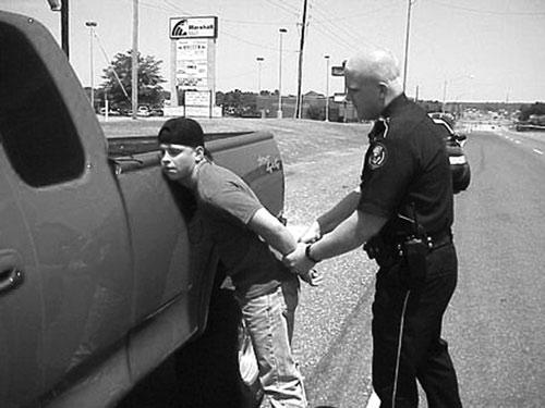 各国治"酒驾"狠招:美国醉驾者参观停尸房