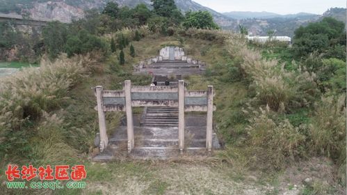 该墓始建于明朝嘉靖三十年(1551年),是当时兵部尚书翁万达为其父翁玉