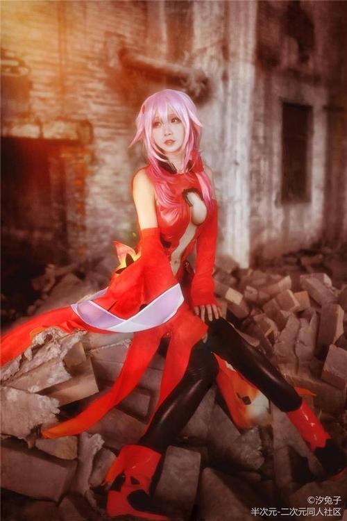 我要胸口拔大剑!《罪恶王冠》蝶祈的cosplay欣赏