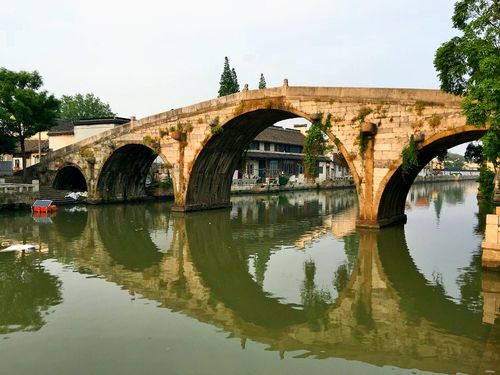 位于松江仓城古老的石桥(大仓桥),建于明代天启六年,也是仓城标志性