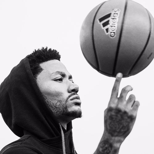 你是不是快忘记罗斯了很多人心目中比威少更残暴的后卫