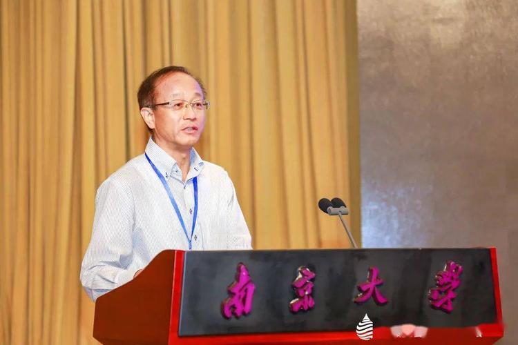 与新能源技术研究院王建龙教授,中科院过程工程研究所曹宏斌研究员