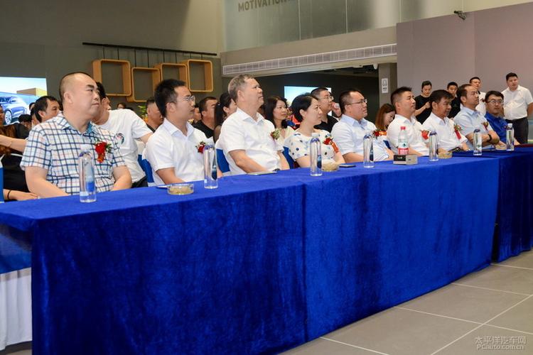 先生;衡阳弘湘集团副总经理李锦明先生;;衡阳弘湘集团总监叶善锦先生