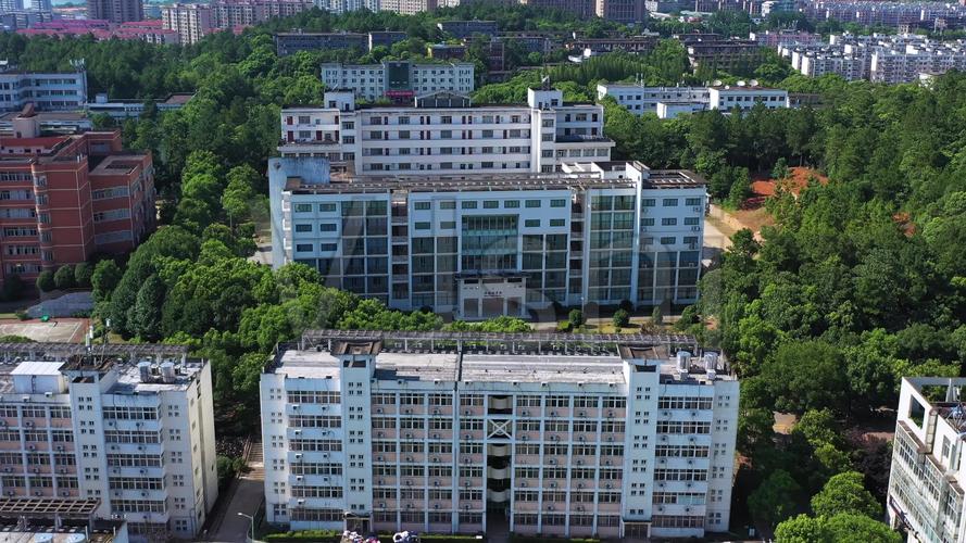 航拍江西井冈山大学第九教学楼_3840x2160_高清视频