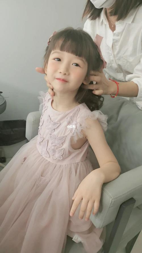 小姑娘的5周岁照—鹿儿儿童摄影_儿童摄影_周岁照_化妆师_摄影师_简约