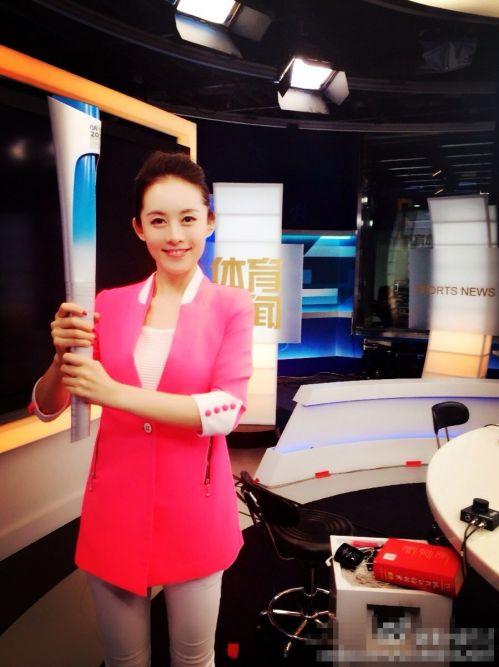 央视《体坛快讯》美女主播李蕊私照走红 获封"氧气美女"