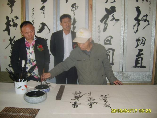 艺术动态:梁奇忠艺术馆举办开业书画笔会,知书轩书画家刘学义,张超宇