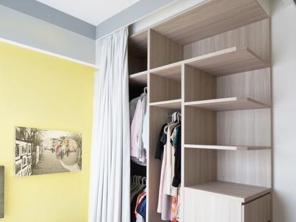 简约公寓房间衣柜装修设计图片