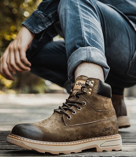 男生马丁靴搭配什么裤子好看?