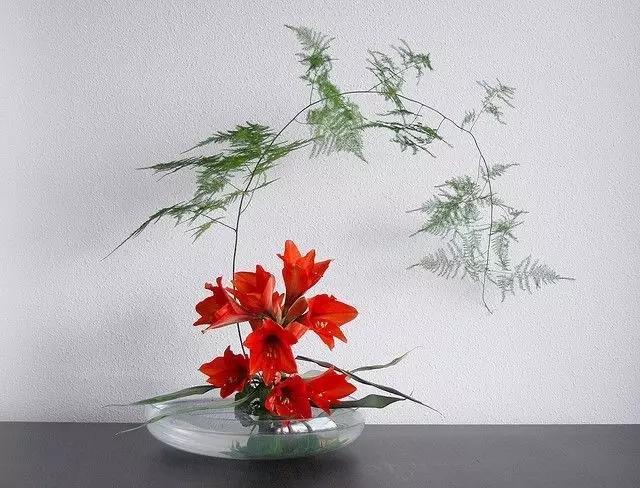 新春佳节 用红色系花艺装点新年_插花