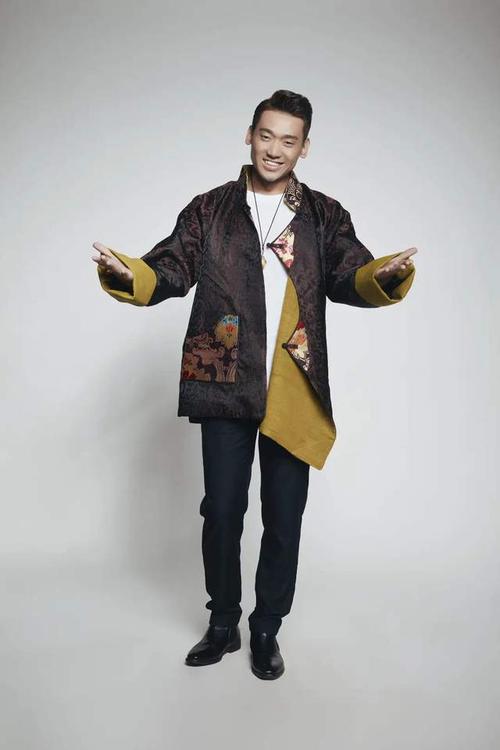 藏族歌手扎西平措分享音乐理念 品味藏腔感受民族音乐