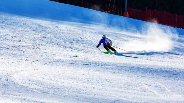 冰雪运动为2022年冬奥会加油