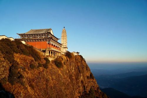 夜幕降临 一颗颗流星飞向鸡足山金顶 这是2018年最后一个绝佳的观赏