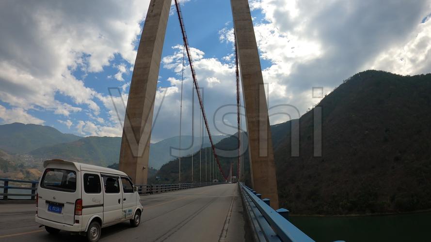 实拍临沧澜沧江大桥