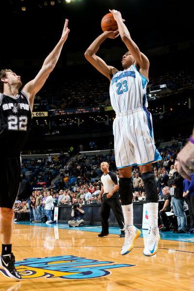 戈登拿下了24分,状元戴维斯贡献17分9个篮板,瓦斯奎斯14分11次助攻.