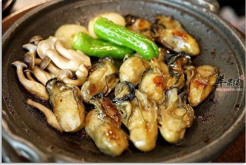 苹果绿 食材大全 牡蛎 做法:先将鲜牡蛎用清水洗掉黏液沥干水分.