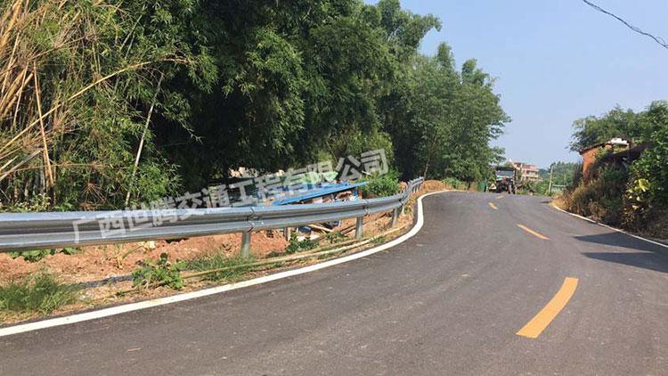 南宁青秀区刘圩镇乡村公路护栏安装项目