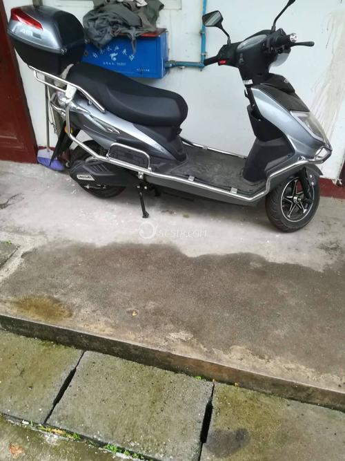 诚心出售准新爱玛电动车96v
