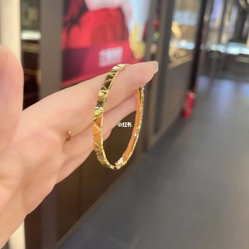 六福 手镯_手镯_沭阳六福珠宝(上海中路)自由行热门攻略_六福珠宝怎么