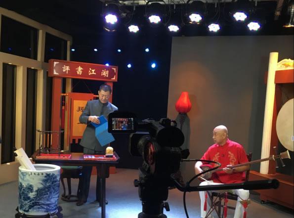 孙一携传统艺术"评书"迈向网络直播时代