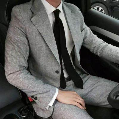 西装男头像不露头