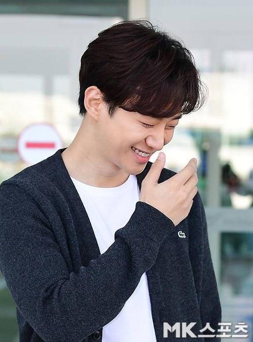 李俊昊同步更新ins和推特:巴黎 会好去好回的