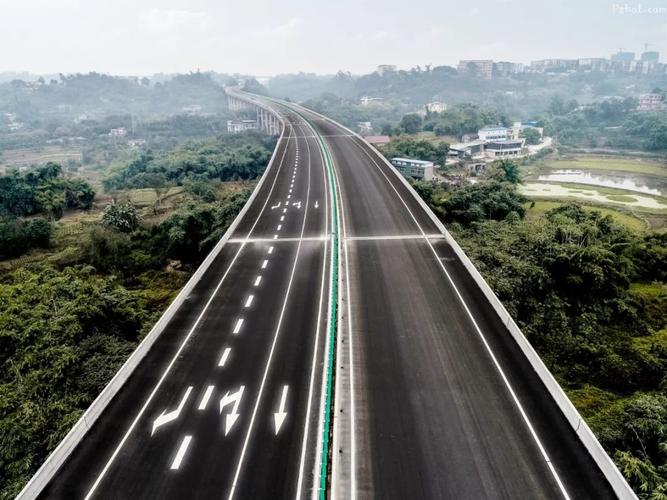 g8515荣泸高速公路(四川境)是国家高速公路网规划中南北纵向的 银川至