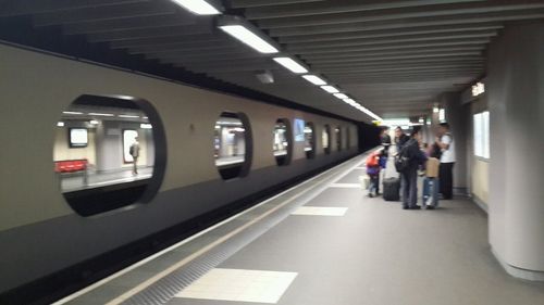 在里昂坐地铁至白莱果广场                  