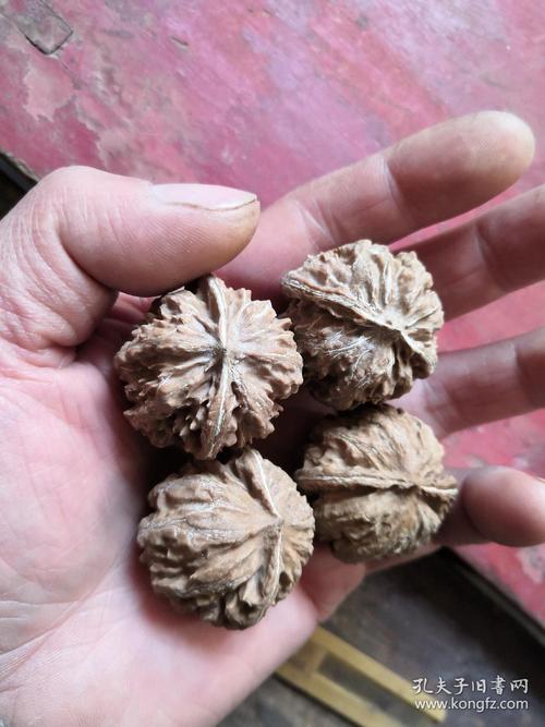 秦岭野生文玩核桃两对01