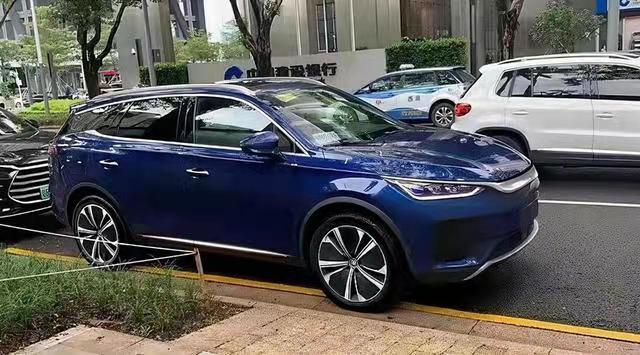 最大续航700公里,2022款比亚迪唐ev实车亮相,外观升级