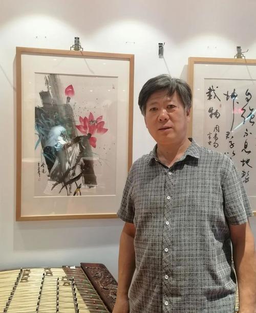 艺术中国福虎迎春焦朋荷花作品鉴赏
