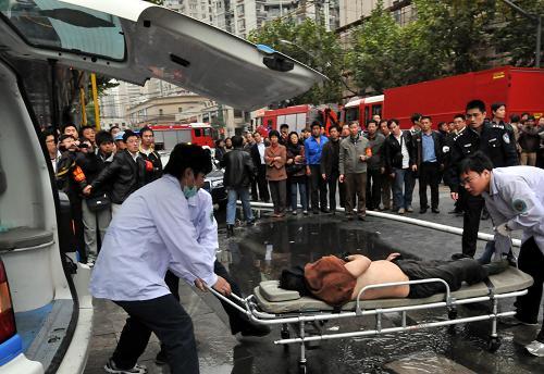 上海市中心一大楼火灾 已有12人遇难