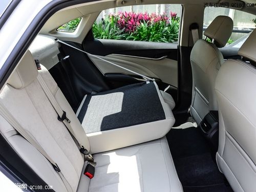 全新英朗后排座椅可按比例放倒.