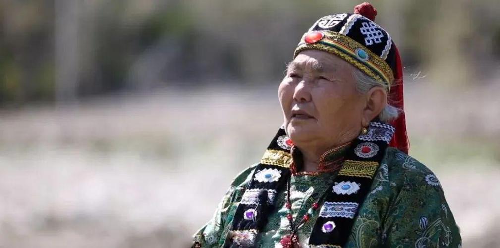 伟大这位蒙古族母亲在歌声中抚养23个孩子