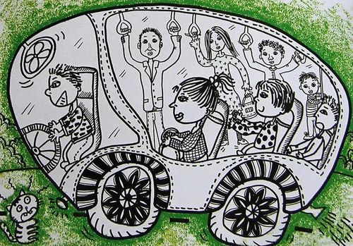 幼儿园后,老师教她画线描画