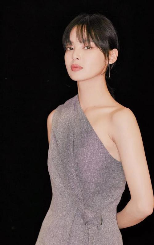 辛芷蕾的清凉装