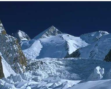 坐标为(北纬28°33′01″,东经84°33′34″)世界第八高峰,又称马纳斯