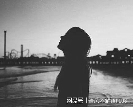 朋友圈伤感的心情说说适合深夜一个人看
