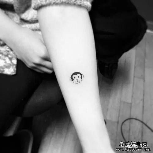猴子纹身手臂图案