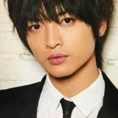 是改编自人气作家东野圭吾的同名小说的电影,由玉森裕太主演,吉冈里帆