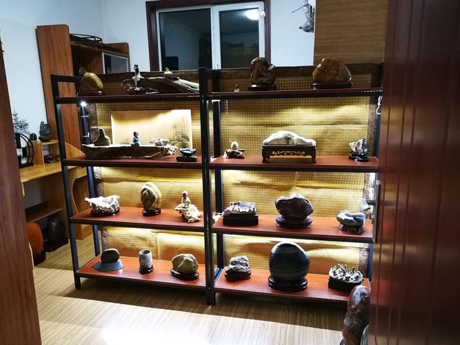 石友相聚姜爱茹奇石工作室