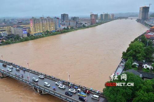 湖南各地洪峰过境暴雨洗出最美天空