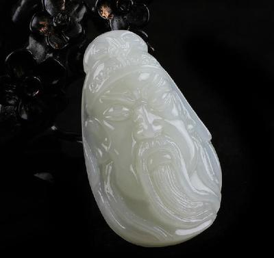 玉器工艺品 手工雕刻新疆和田玉关公头像吊坠 时尚男款大气玉挂件