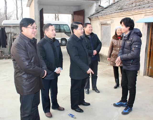 方旭到颍州区马寨乡走访慰问返乡务工人员
