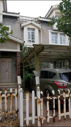 首租|房山3层带院子的小别墅出租,有车位