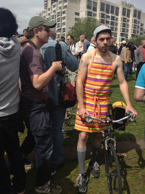 裸奔是不需要理由的∑(⊙▽⊙"a. !【记hyde park naked cycling.