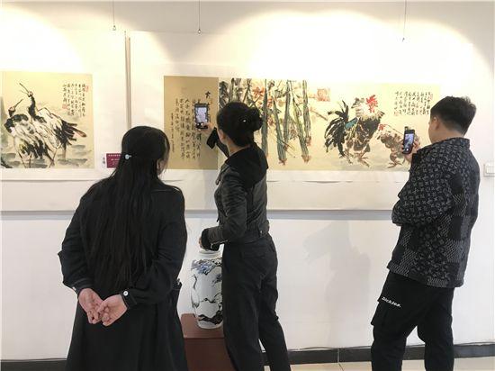 万恒艺术·艺境术雅— —张若古国画精品展开幕