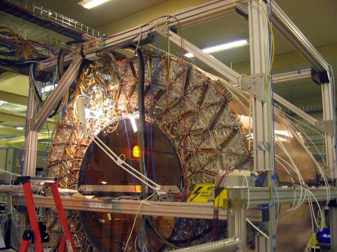 欧洲核子中心 (cern) 的研究内容包含什么?