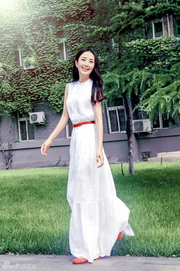 组图:杨童舒校园写真曝光 变大学生显青春活力_高清