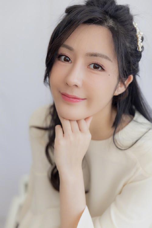  p>汤晶媚,1987年5月24日出生于江西省萍乡市,中国内地女演员,歌手